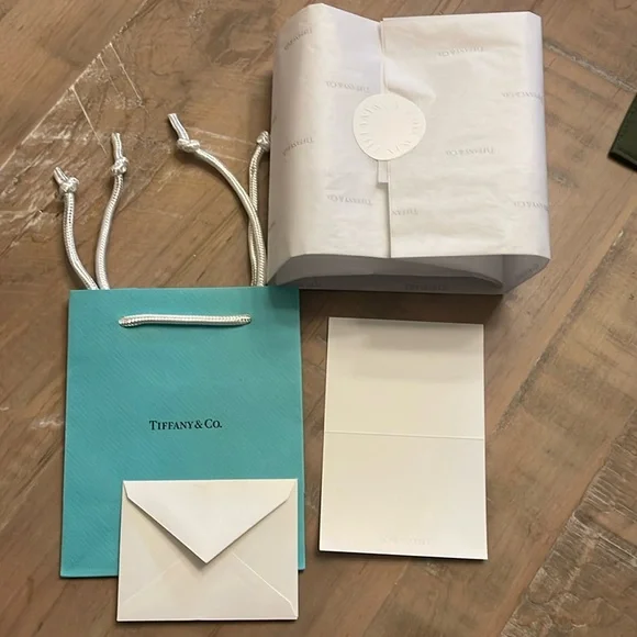 Tiffany & Co.Set: tissue paper has unbroken seal unopened gift bag card envelope - Picture 1 of 7